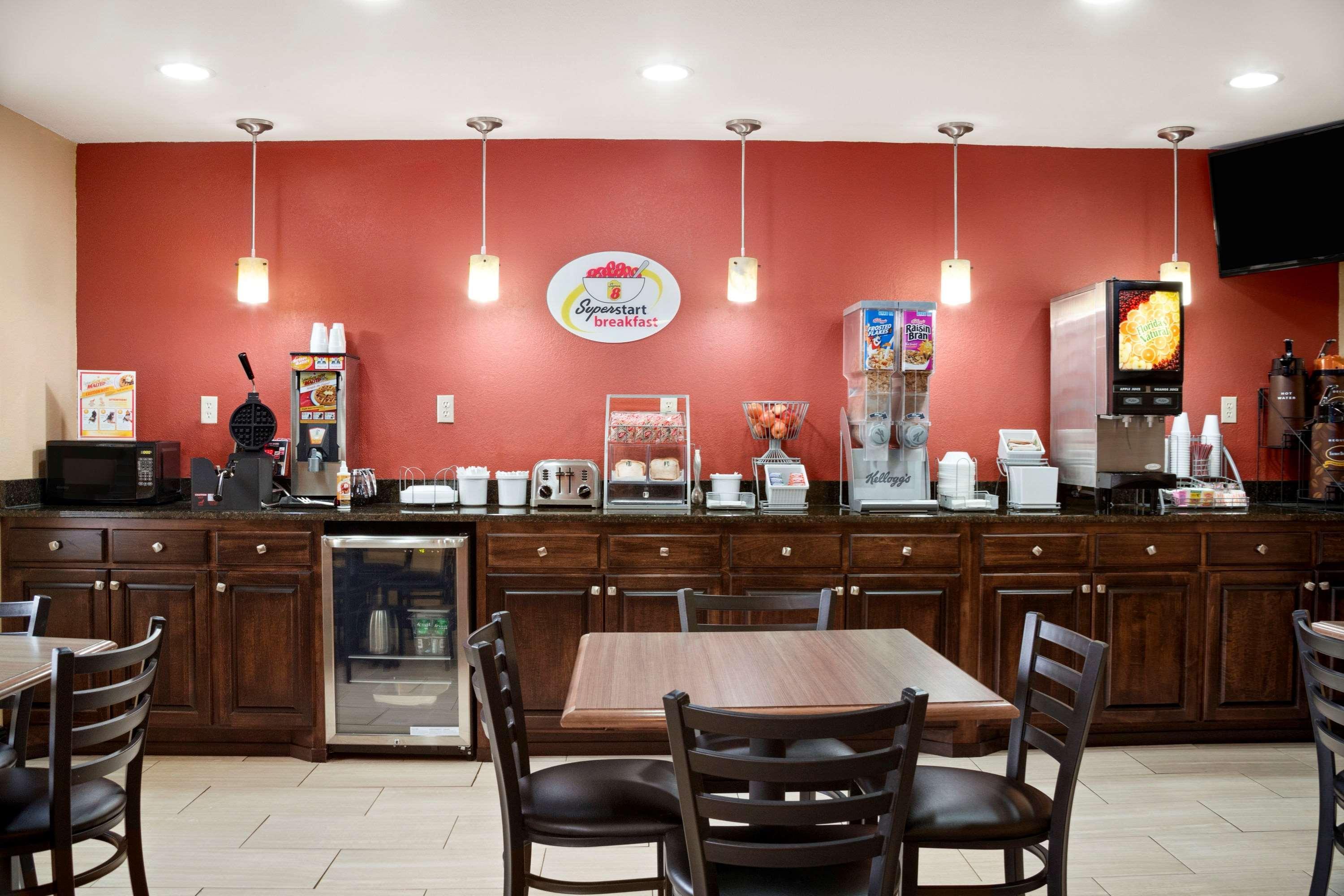 Super 8 By Wyndham Jackson Motel Bagian luar foto