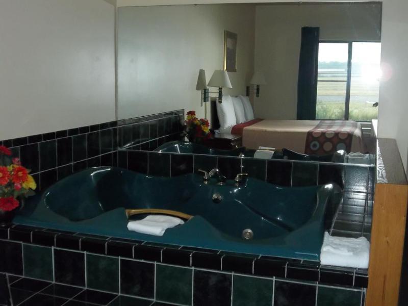 Super 8 By Wyndham Jackson Motel Bagian luar foto
