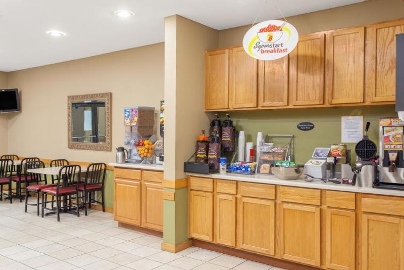 Super 8 By Wyndham Jackson Motel Bagian luar foto