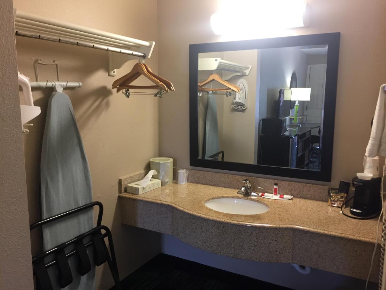 Super 8 By Wyndham Jackson Motel Bagian luar foto